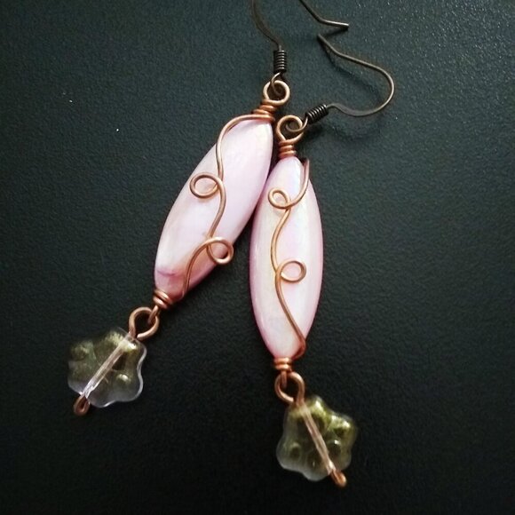 Pink Shell + Paw Print - Pet Lovers Wire Wrapped Dangle Earrings! Ueber Cute! - Picture 3 of 6